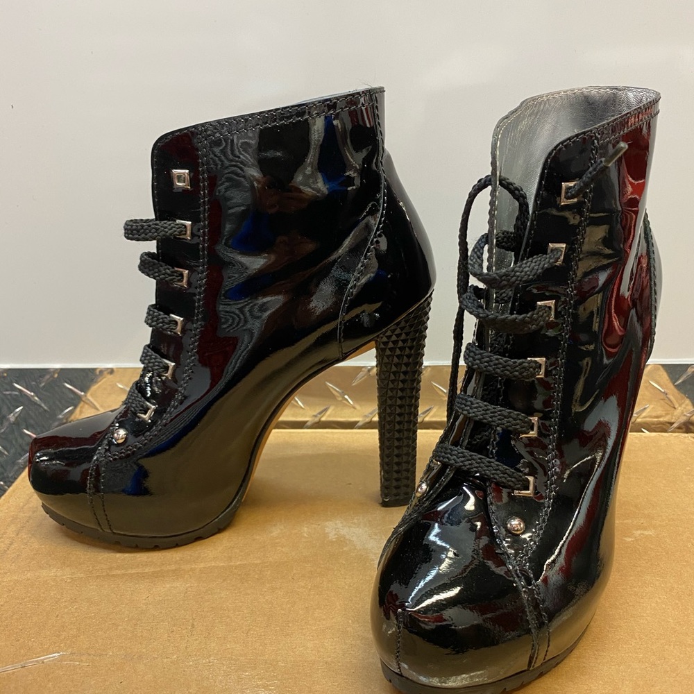 Dsquared2